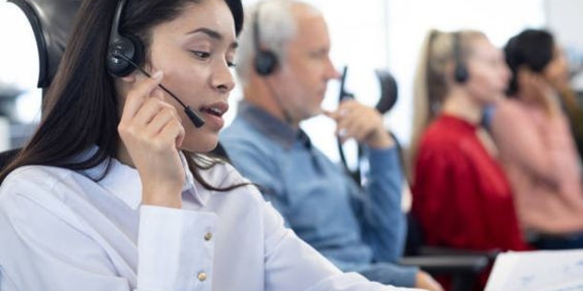 Why Brands Are Outsourcing Social Media to Virtual Assistants