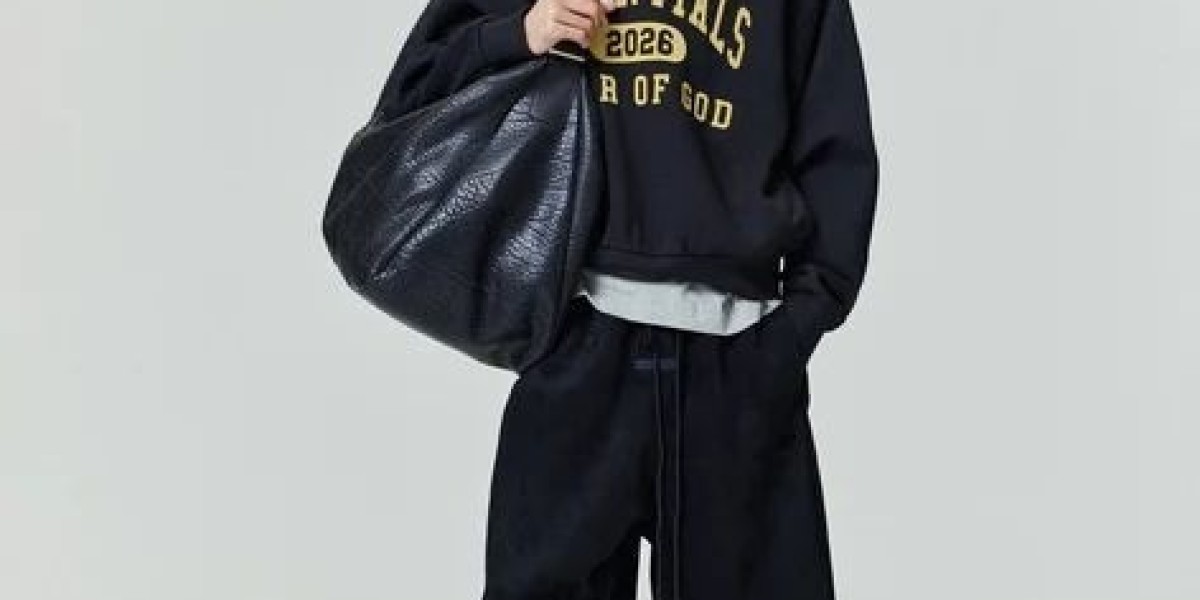 Essentials Tracksuit Style Tips for UK Streetwear Fans