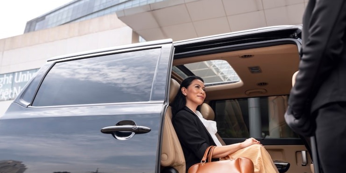 Group Travel Made Easy: Why Airport Limo Service Is the Smarter Choice